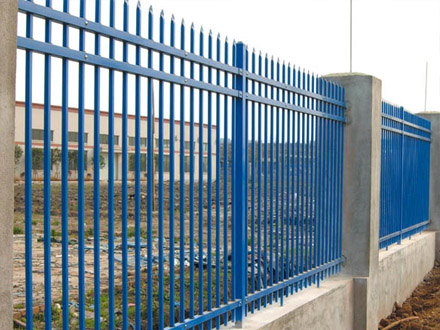 三橫杠鋅鋼護(hù)欄 三橫杠鋅鋼護(hù)欄